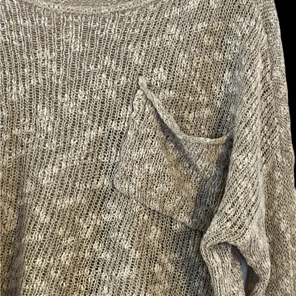Women's Hollister Beige Cropped  Light Knit  Sweater Size XS/S - Picture 3 of 4